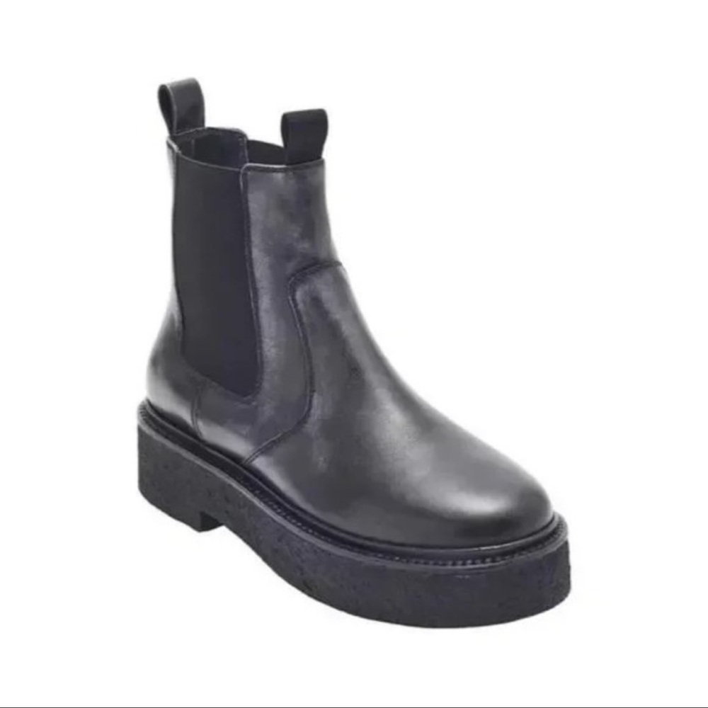New Free People Carmel Chelsea Boots
Black Burnished